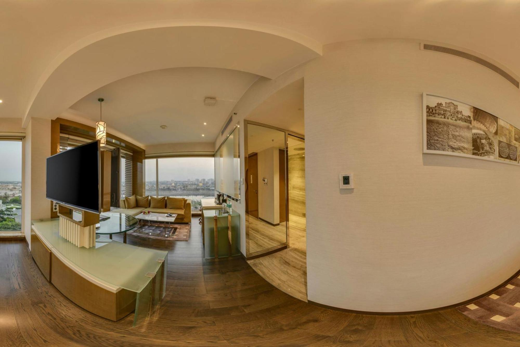 Renaissance Lucknow Hotel Extérieur photo