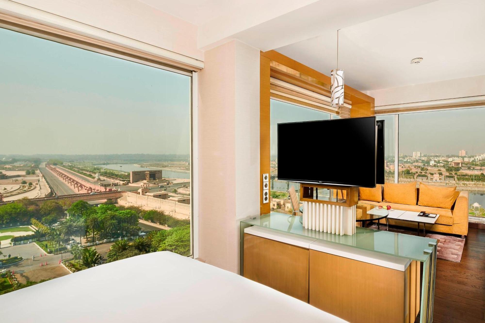 Renaissance Lucknow Hotel Extérieur photo
